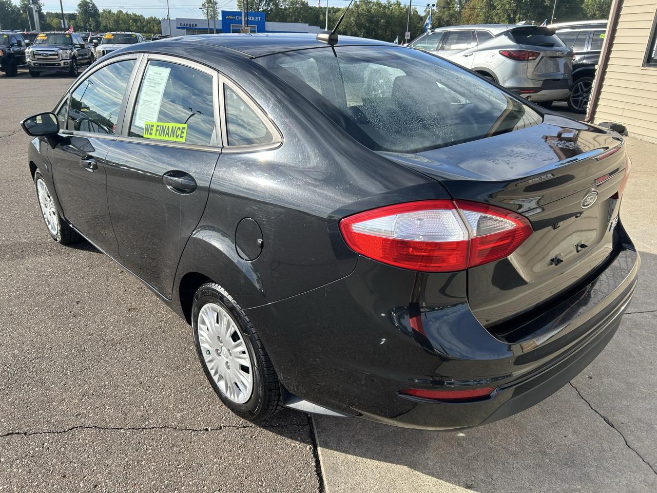 Ford Fiesta 4dr Sdn S 2014