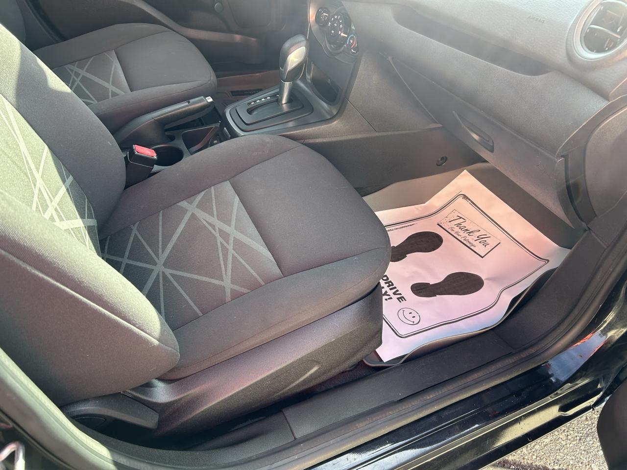 Ford Fiesta 4dr Sdn S 2014