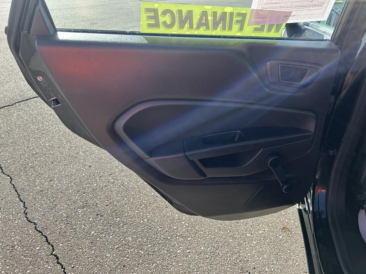 Ford Fiesta 4dr Sdn S 2014