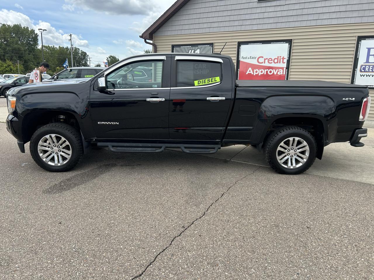 GMC Canyon 4WD Crew Cab 140.5" SLT 2017