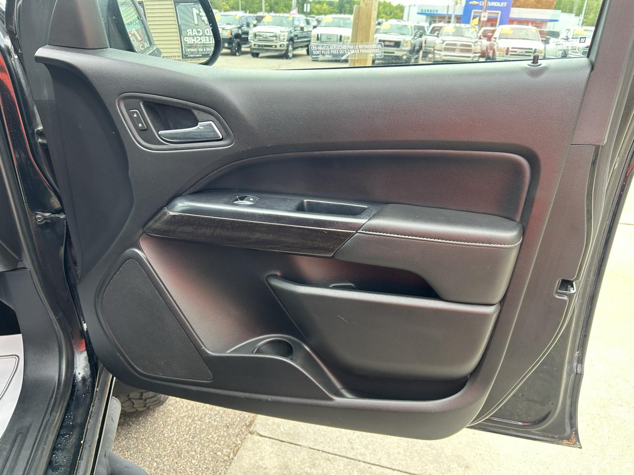 GMC Canyon 4WD Crew Cab 140.5" SLT 2017