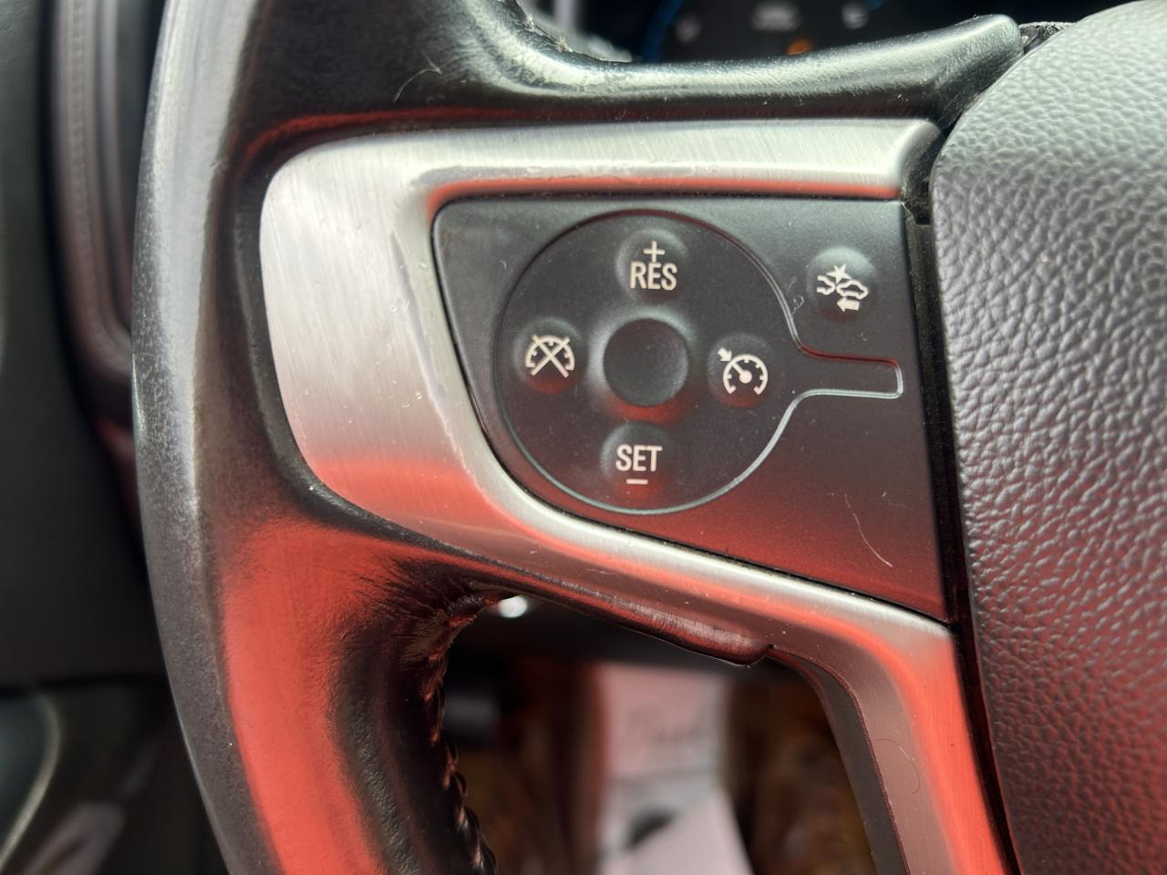 GMC Canyon 4WD Crew Cab 140.5" SLT 2017