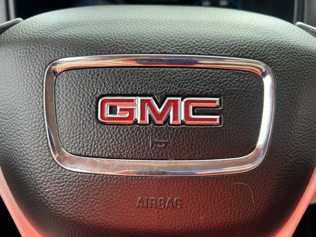 GMC Canyon 4WD Crew Cab 140.5" SLT 2017