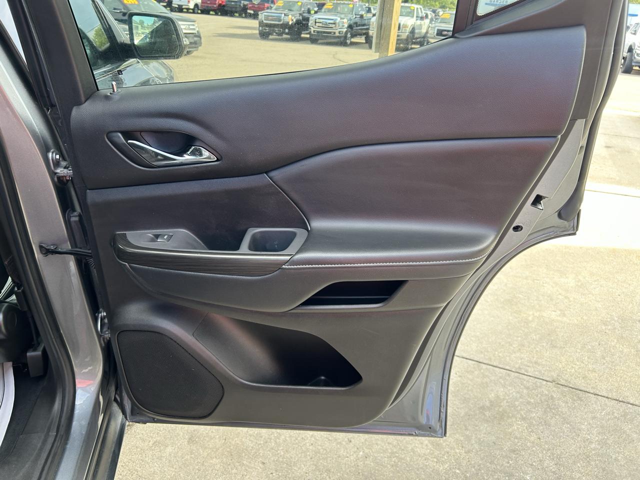GMC Acadia AWD 4dr SLT 2022