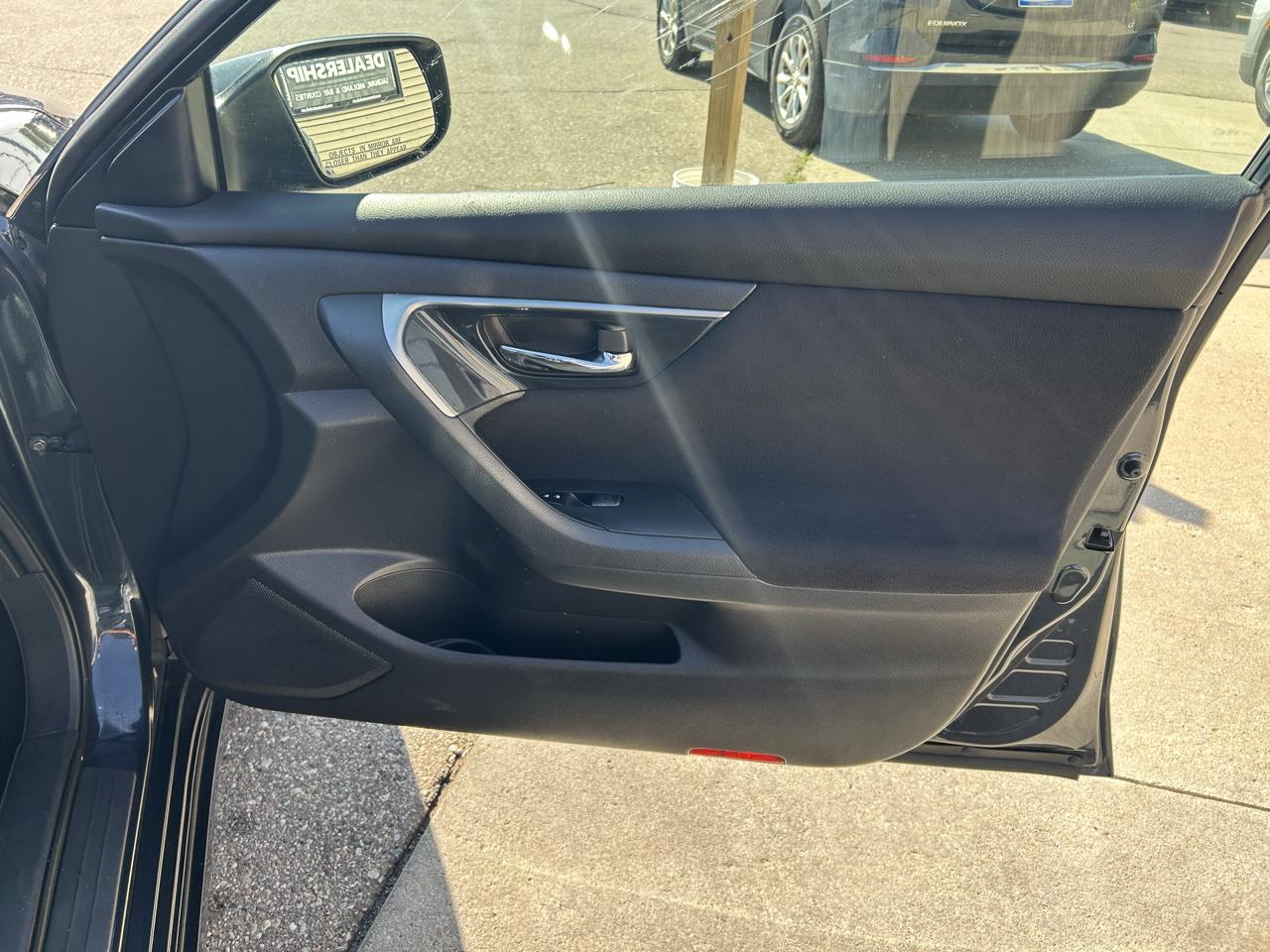 Nissan Altima 4dr Sdn I4 2.5 2014