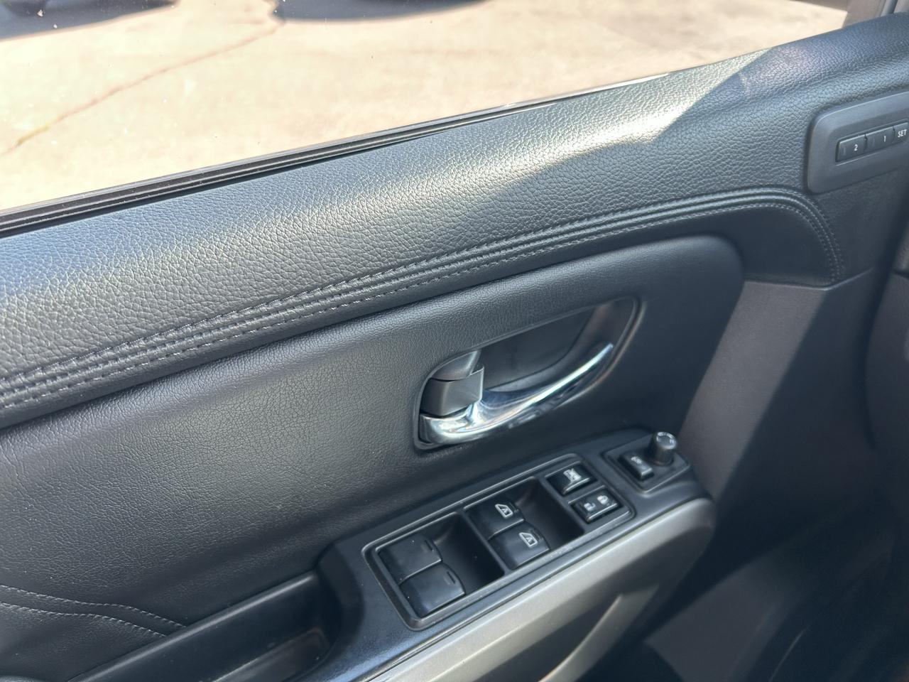 Nissan Armada 4WD 4dr Platinum 2015