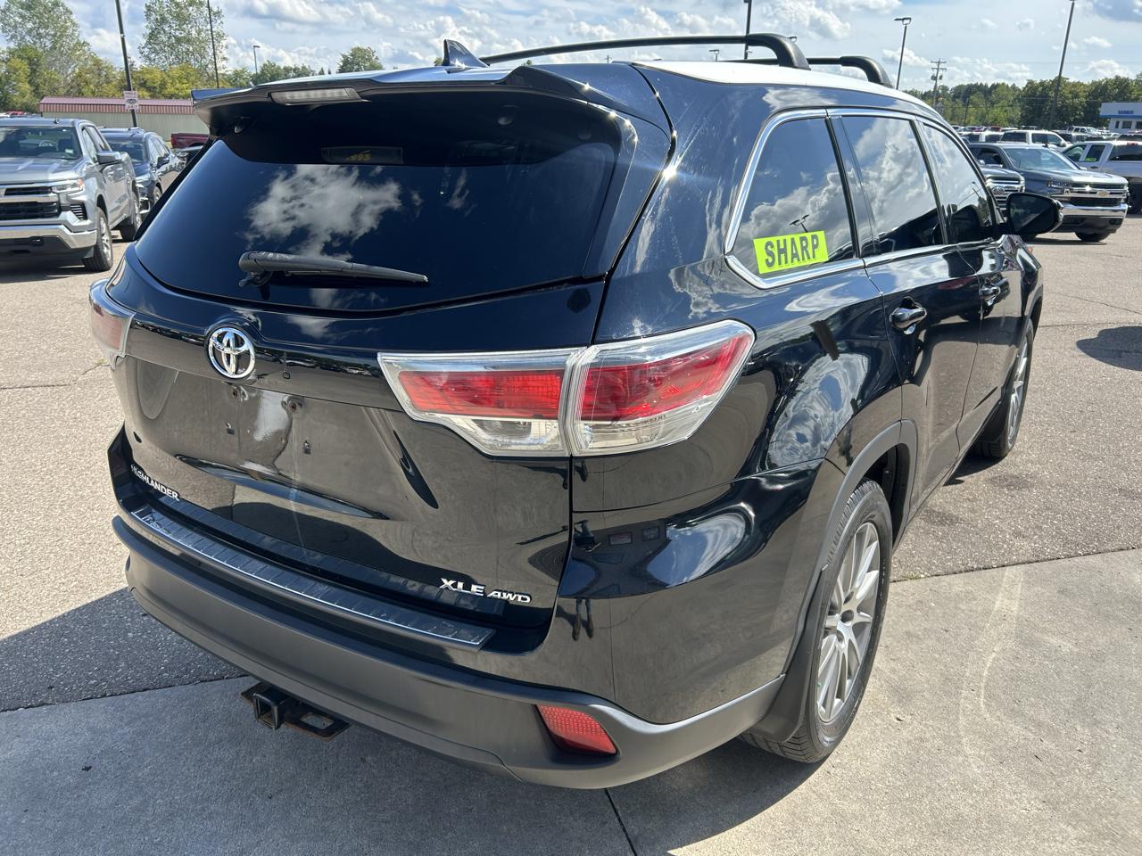 Toyota Highlander AWD 4dr V6 XLE (Natl) 2015