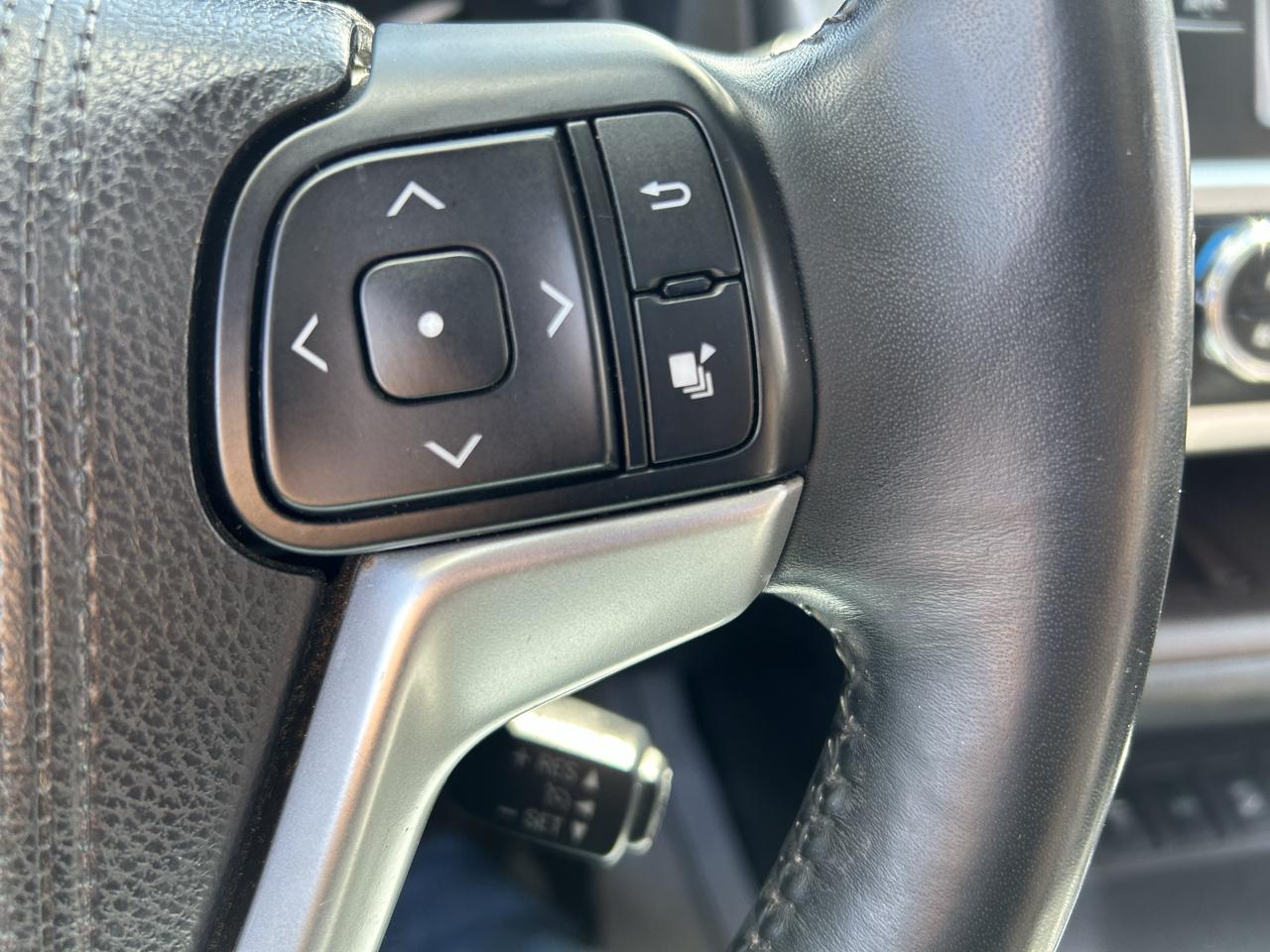 Toyota Highlander AWD 4dr V6 XLE (Natl) 2015