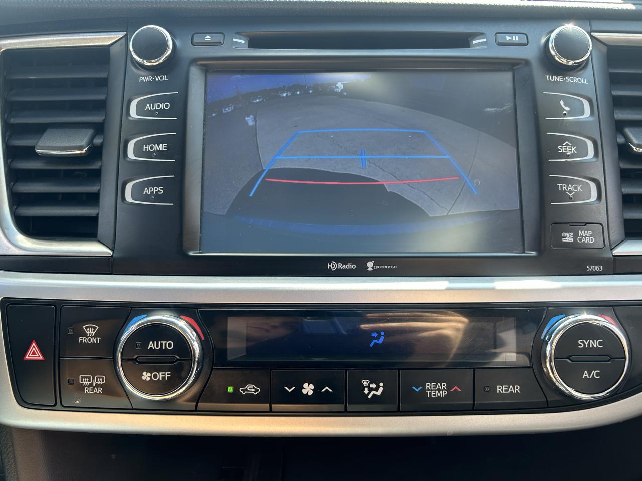 Toyota Highlander AWD 4dr V6 XLE (Natl) 2015