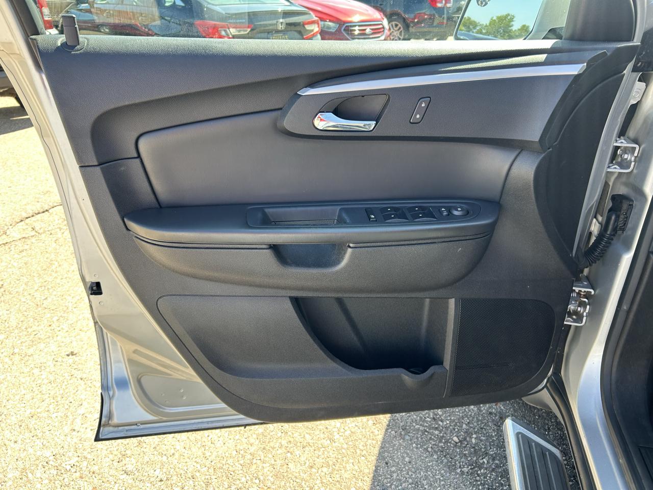 Chevrolet Traverse FWD 4dr LT w/1LT 2012