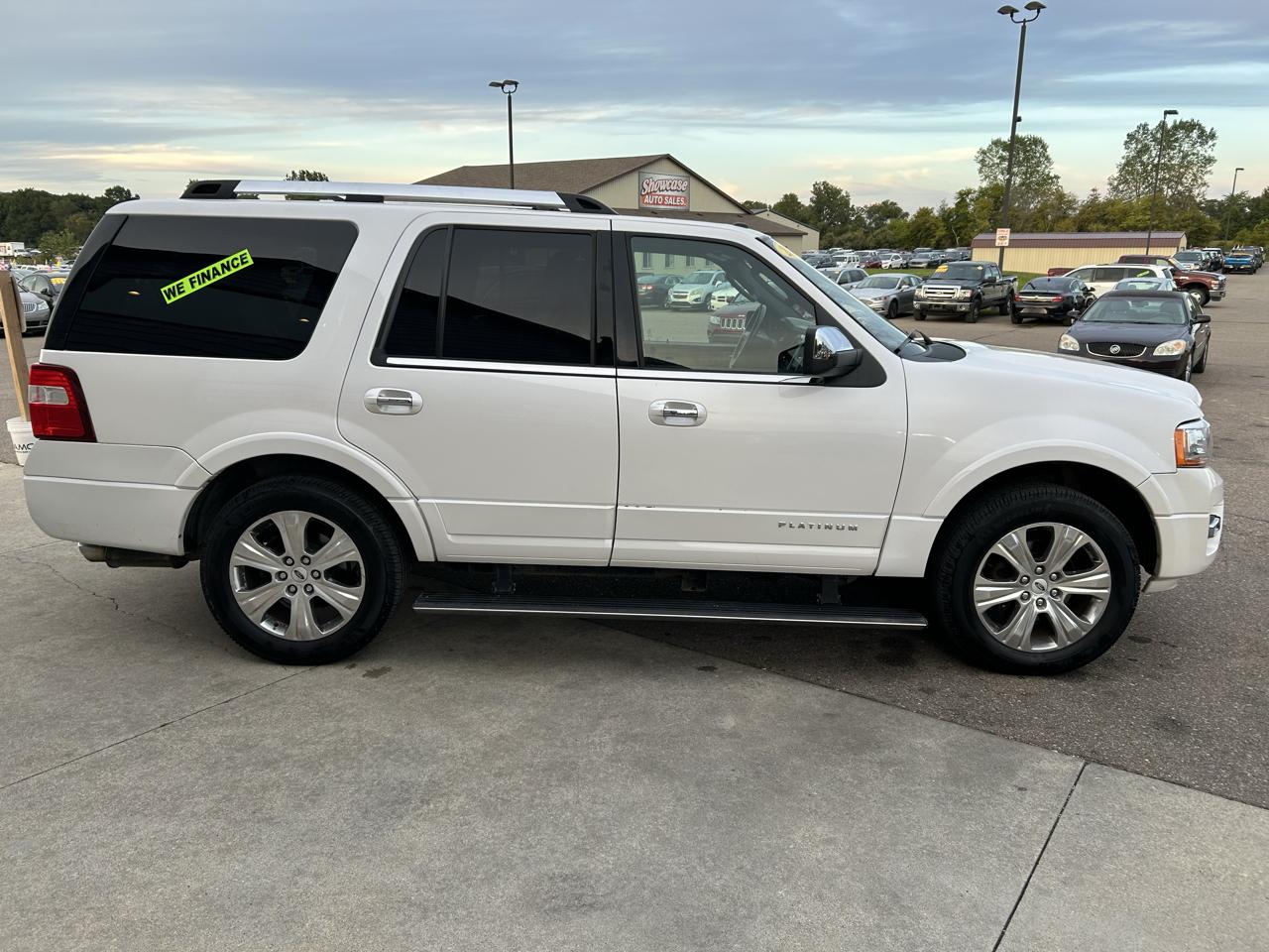 Ford Expedition 4WD 4dr Platinum 2015