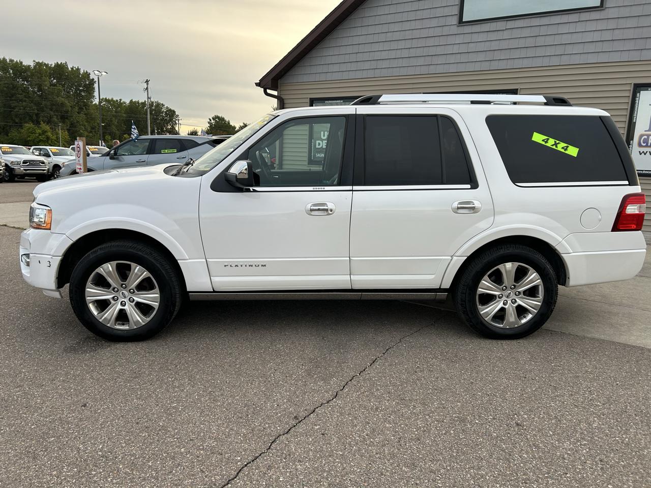 Ford Expedition 4WD 4dr Platinum 2015