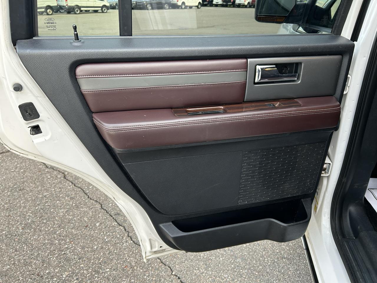 Ford Expedition 4WD 4dr Platinum 2015