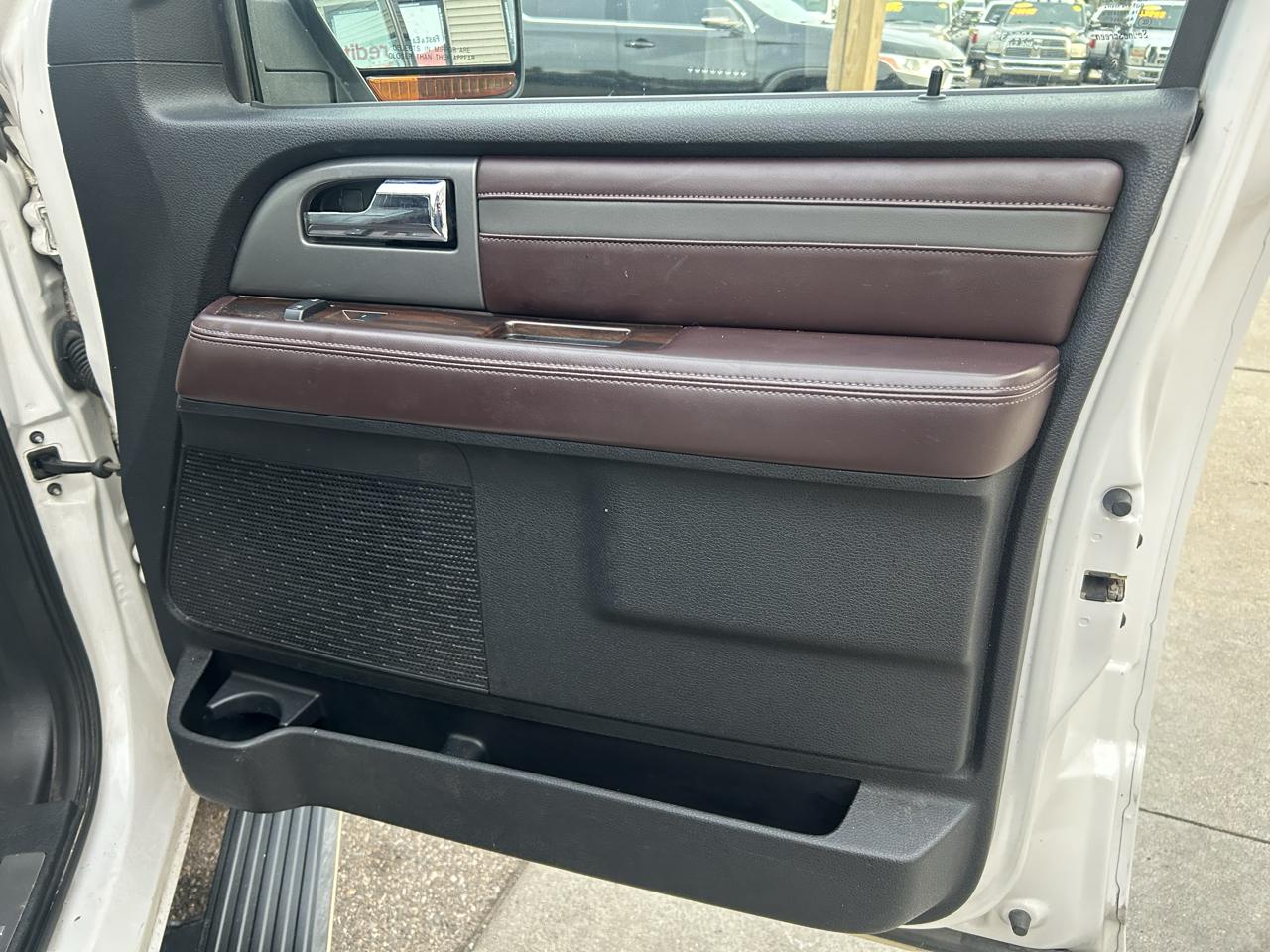 Ford Expedition 4WD 4dr Platinum 2015