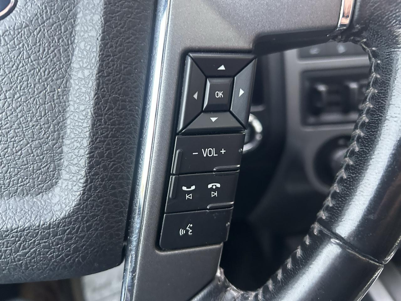 Ford Expedition 4WD 4dr Platinum 2015