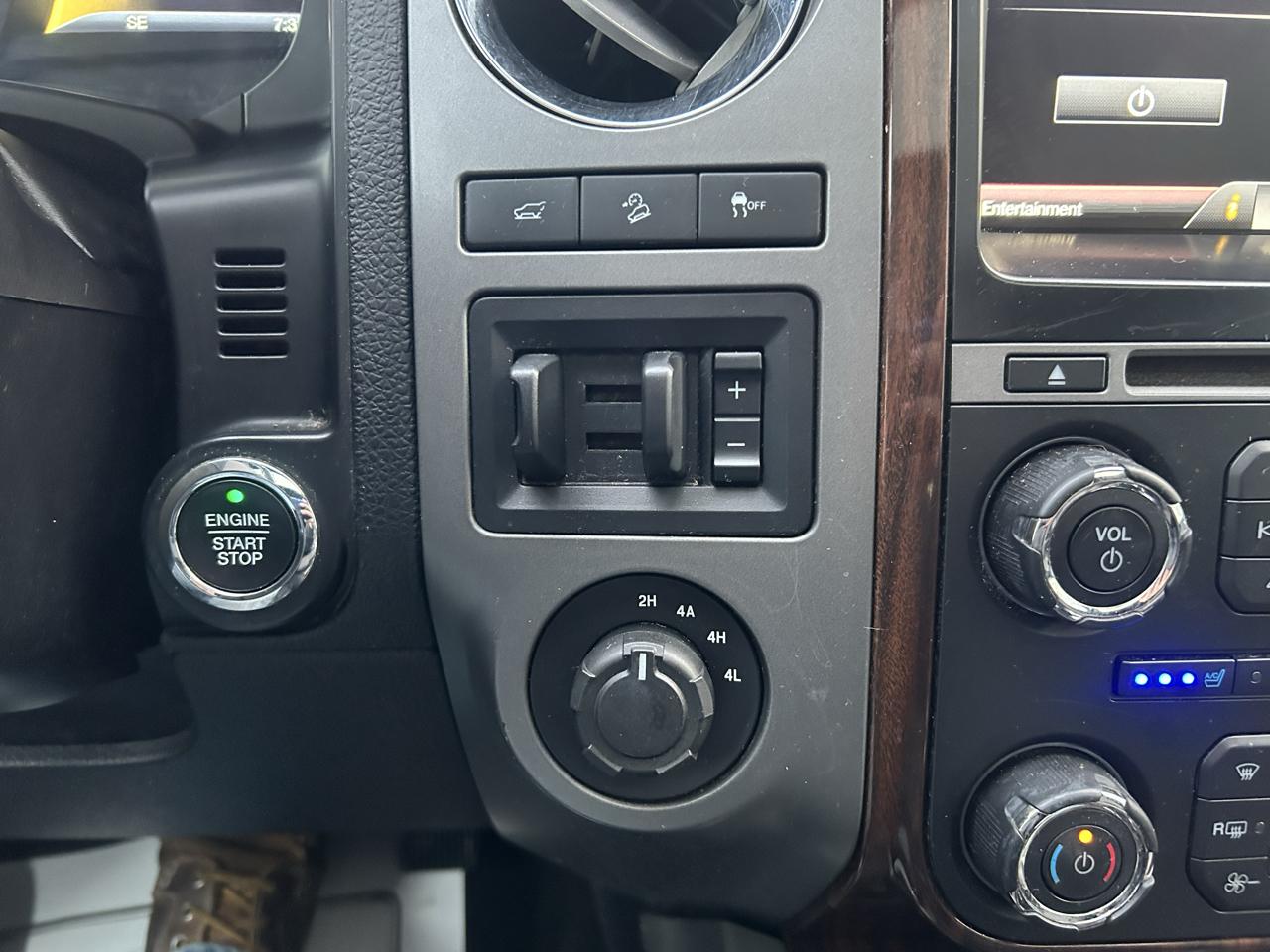 Ford Expedition 4WD 4dr Platinum 2015