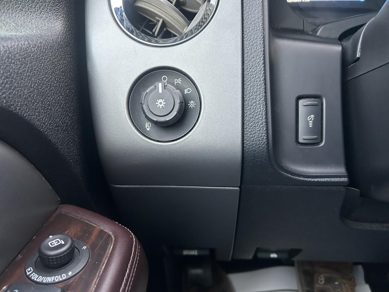Ford Expedition 4WD 4dr Platinum 2015