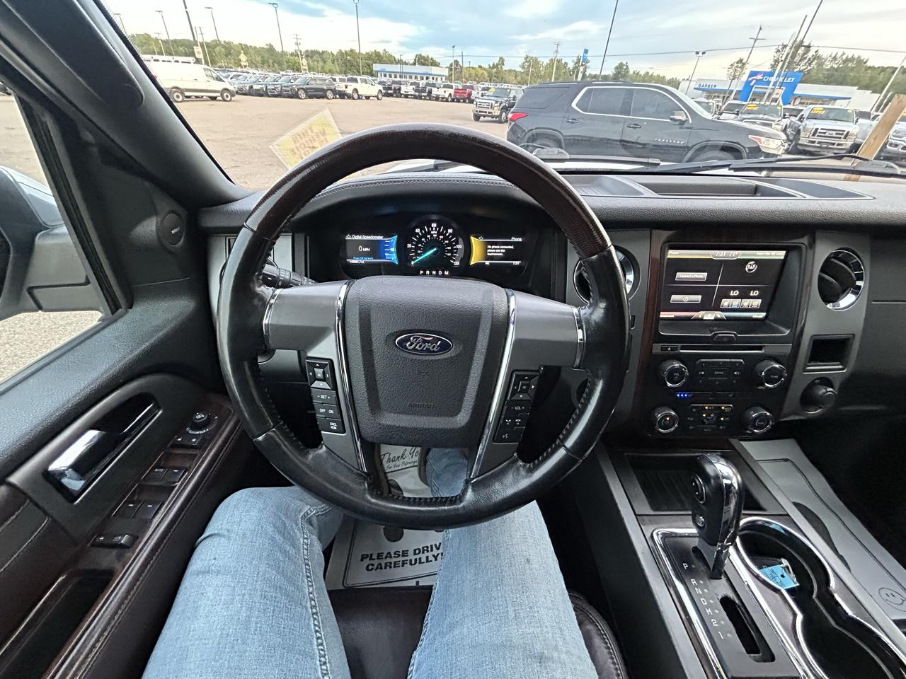 Ford Expedition 4WD 4dr Platinum 2015