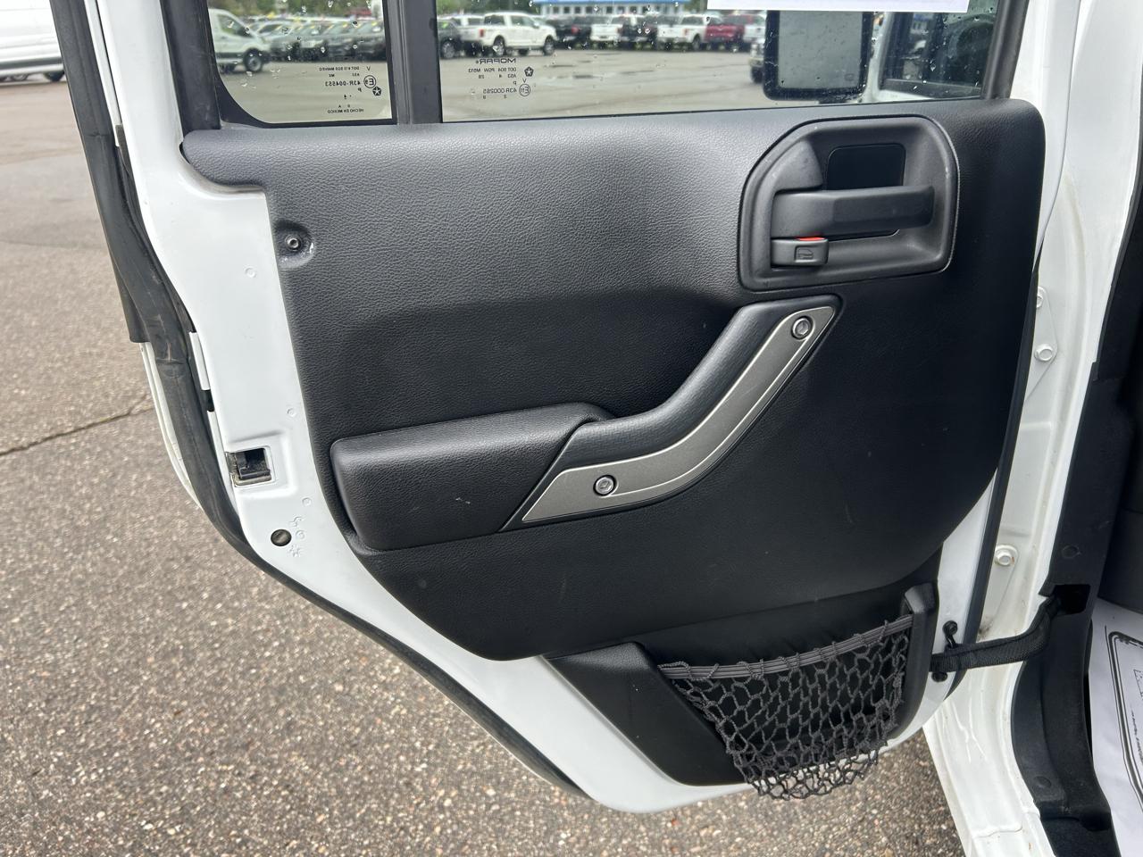 Jeep Wrangler Unlimited 4WD 4dr Sport 2015