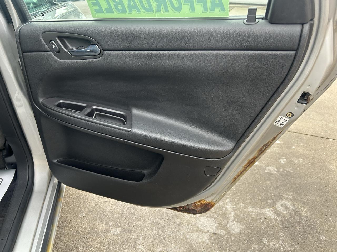 Chevrolet Impala 4dr Sdn 3.5L LT 2007