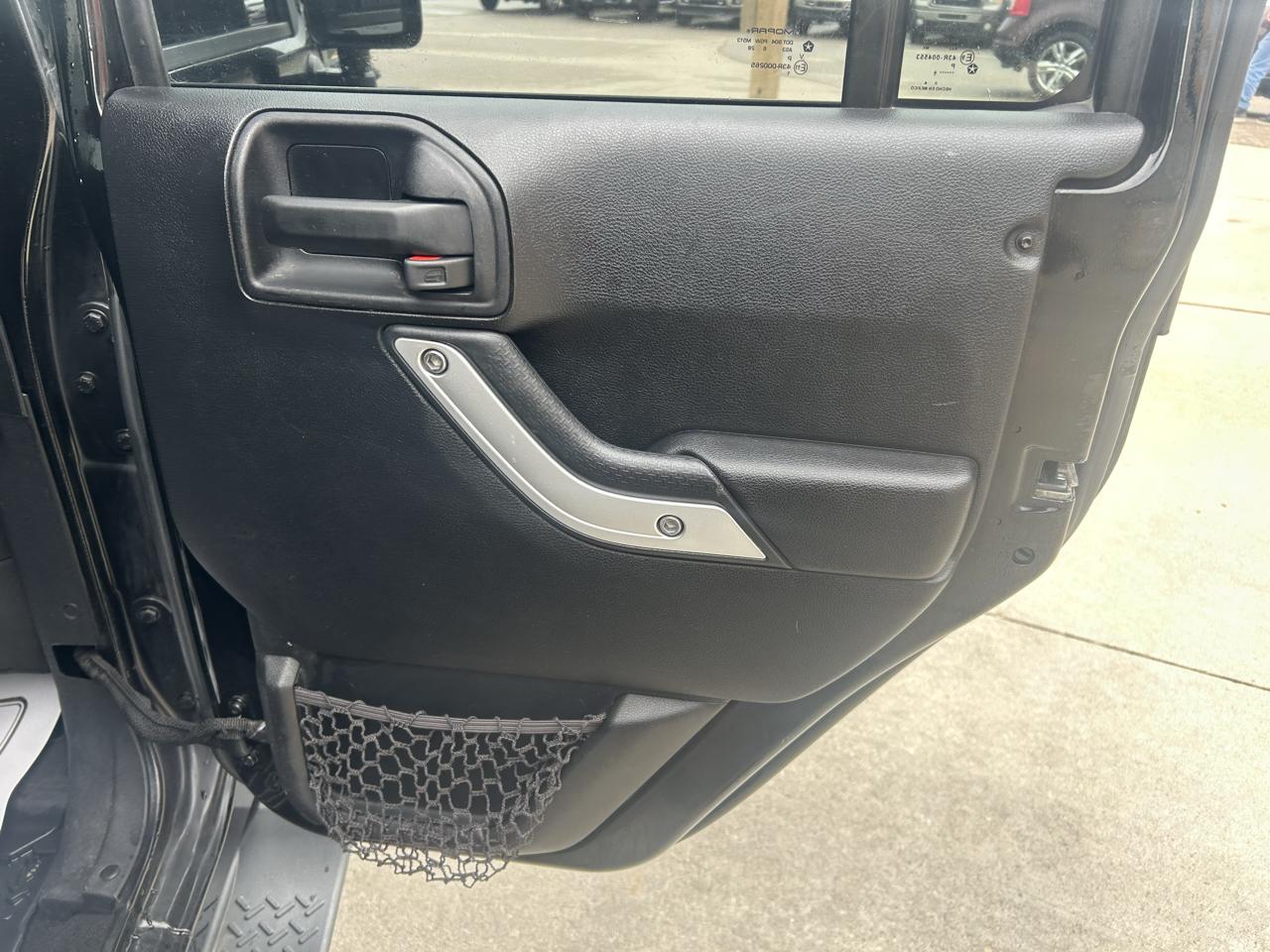 Jeep Wrangler Unlimited 4WD 4dr Sahara 2016