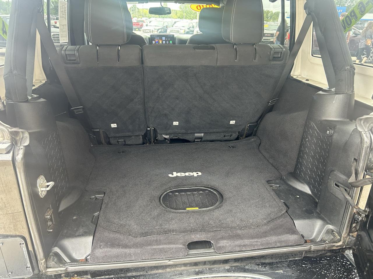 Jeep Wrangler Unlimited 4WD 4dr Sahara 2016