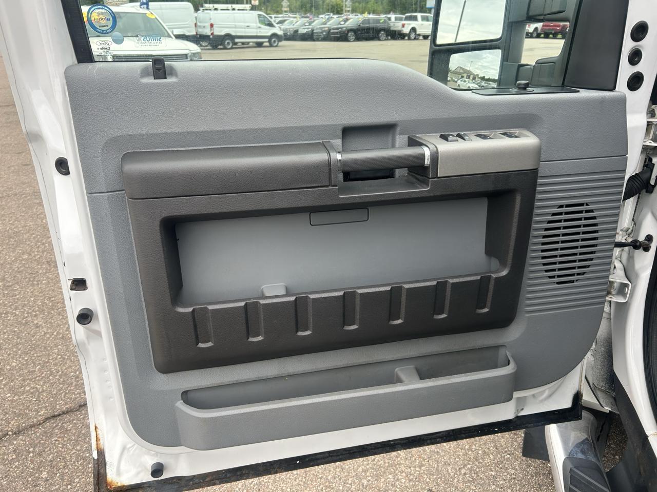 Ford Super Duty F-450 DRW 4WD Crew Cab 172" XLT 2014