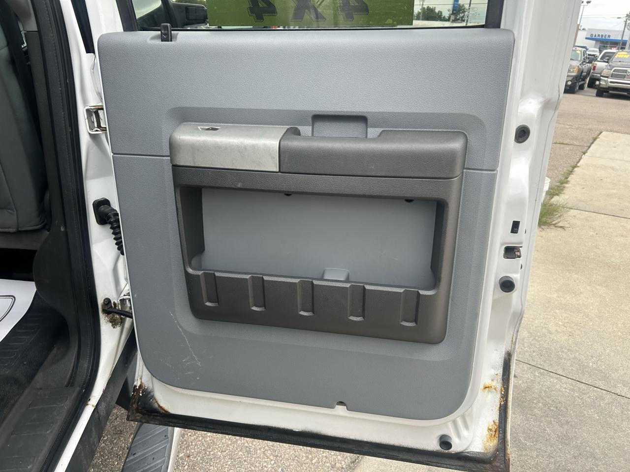 Ford Super Duty F-450 DRW 4WD Crew Cab 172" XLT 2014