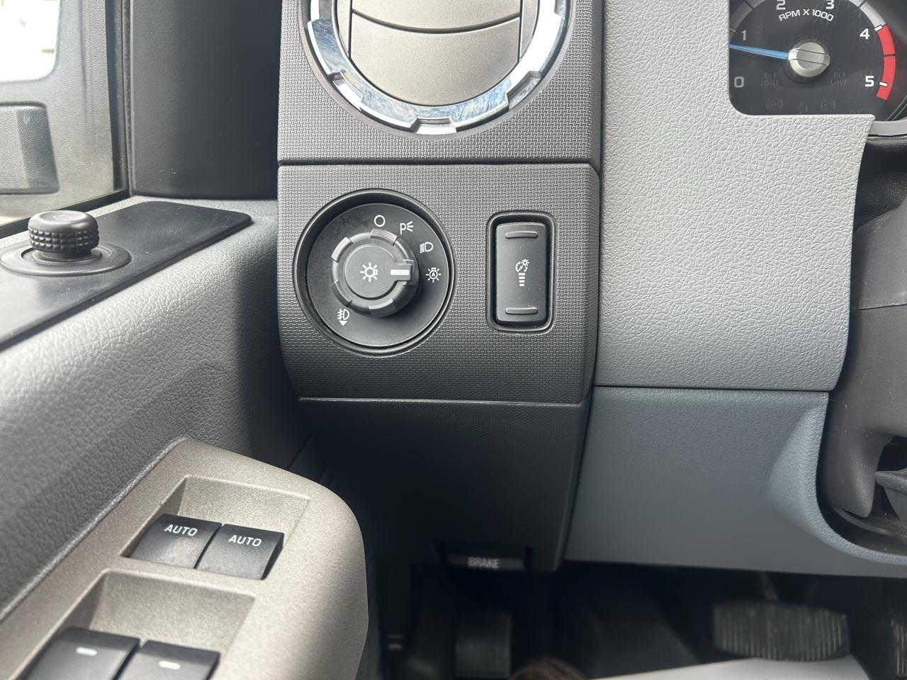 Ford Super Duty F-450 DRW 4WD Crew Cab 172" XLT 2014