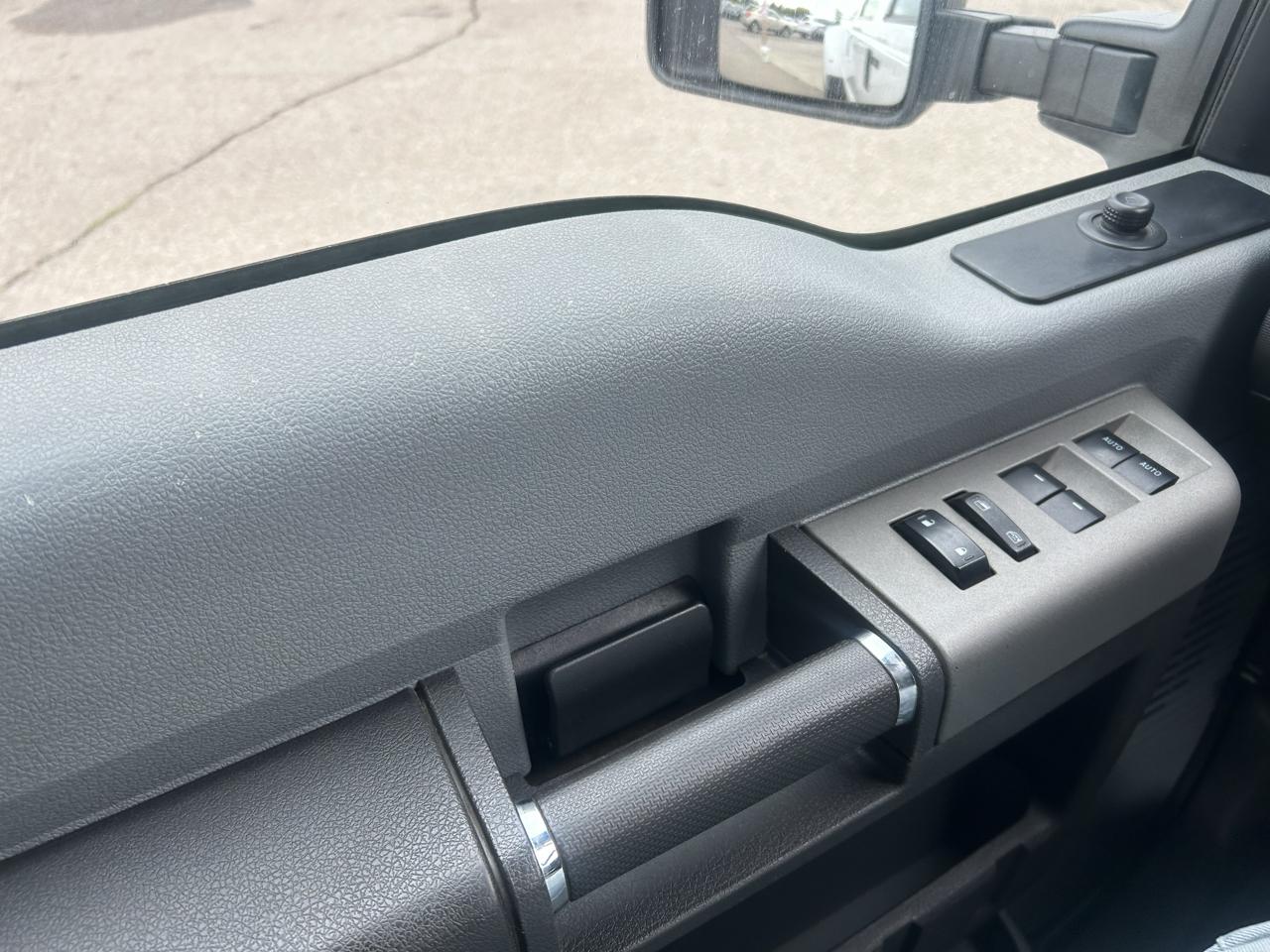 Ford Super Duty F-450 DRW 4WD Crew Cab 172" XLT 2014