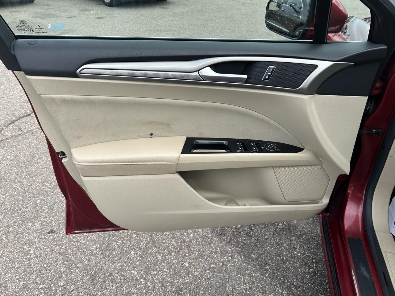 Ford Fusion 4dr Sdn SE FWD 2016