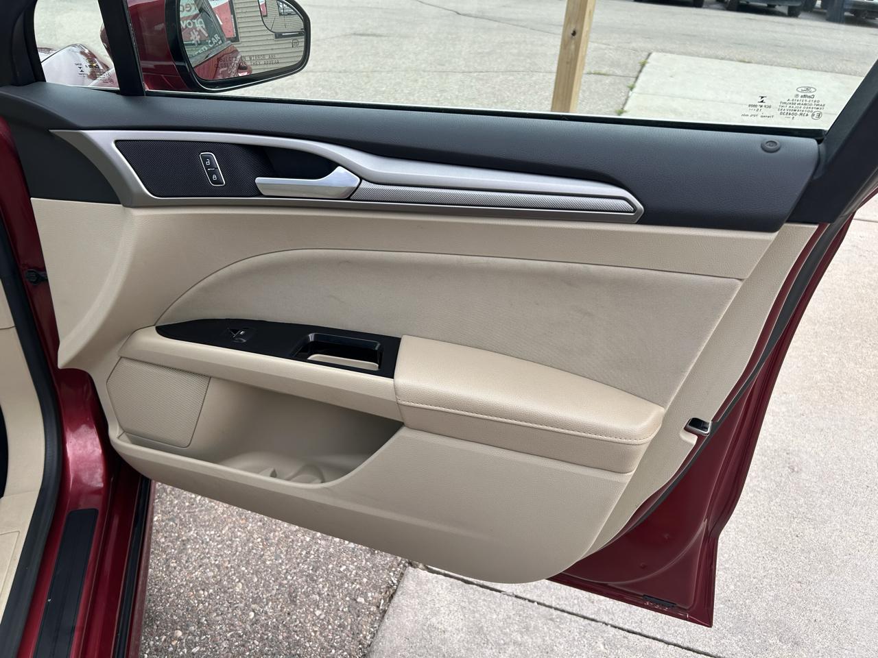 Ford Fusion 4dr Sdn SE FWD 2016