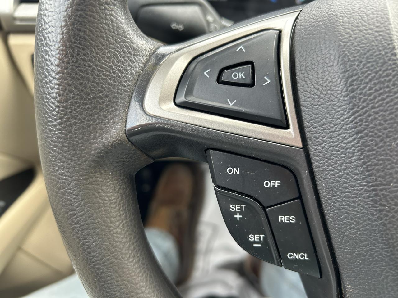 Ford Fusion 4dr Sdn SE FWD 2016