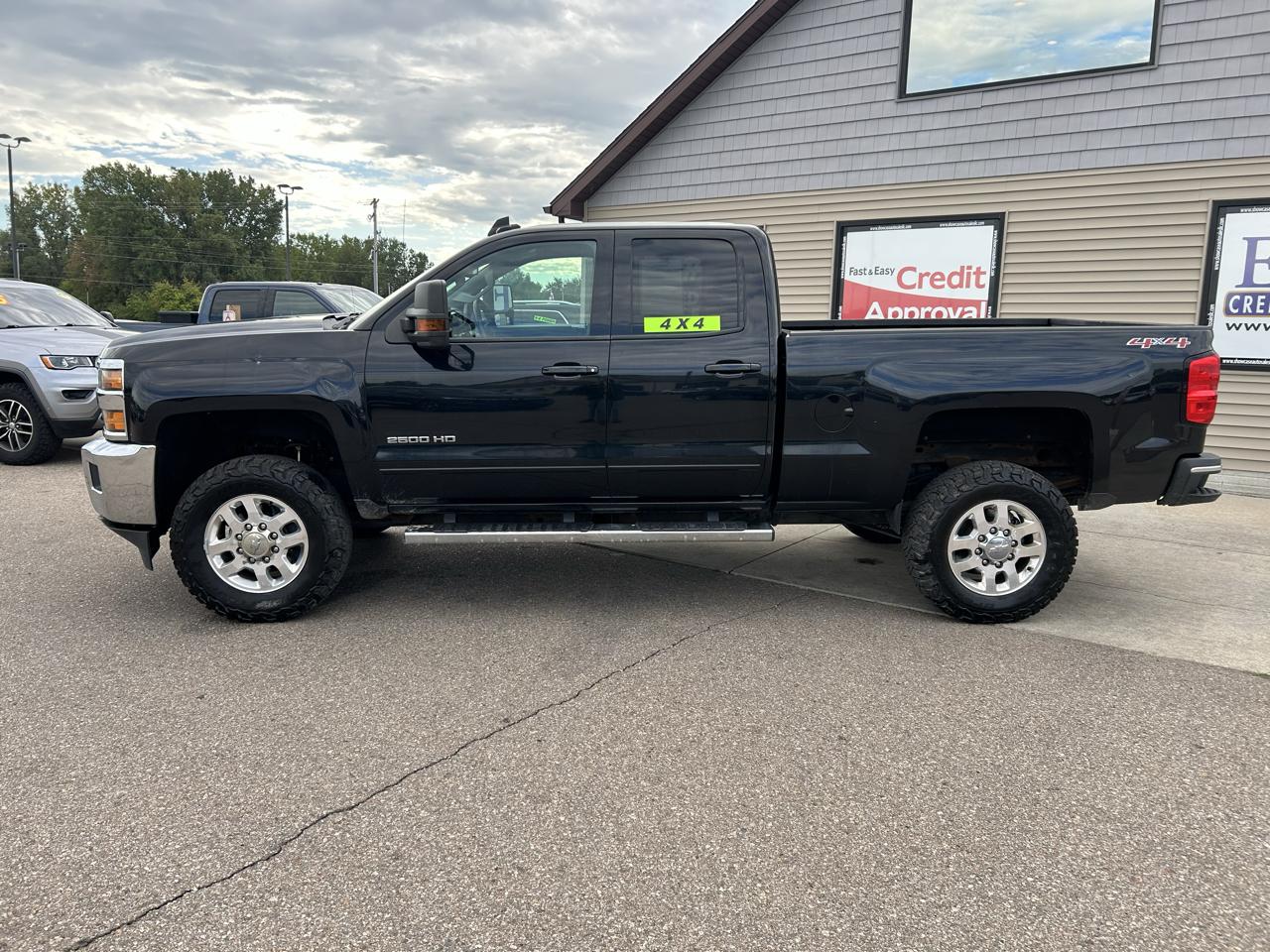 Chevrolet Silverado 2500HD Built After Aug 14 4WD Double Cab 144.2" LT 2015