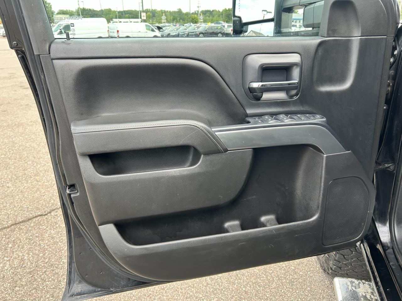 Chevrolet Silverado 2500HD Built After Aug 14 4WD Double Cab 144.2" LT 2015