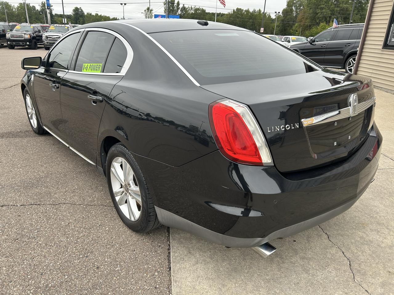 Lincoln MKS 4dr Sdn AWD 2009