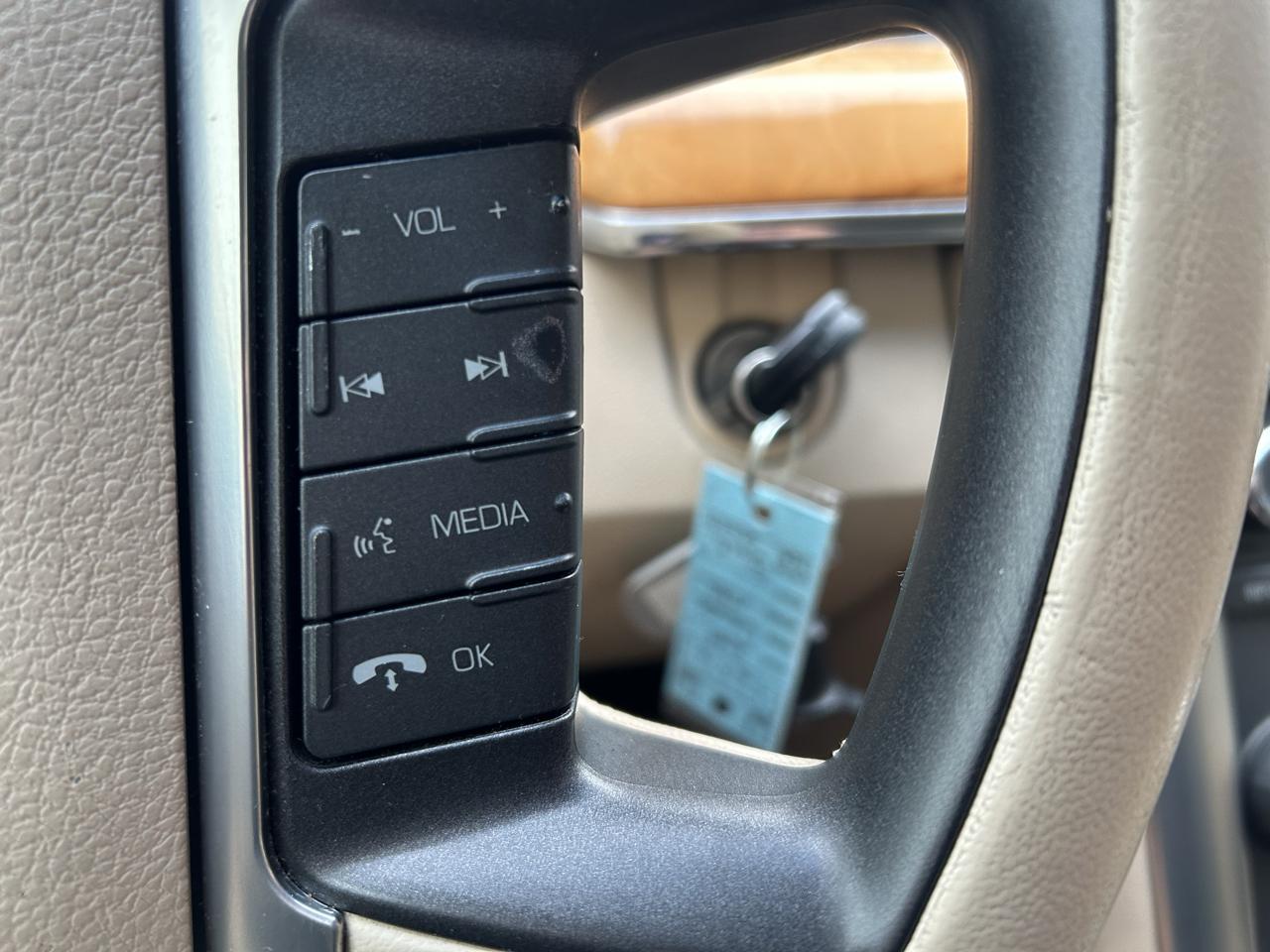 Lincoln MKS 4dr Sdn AWD 2009