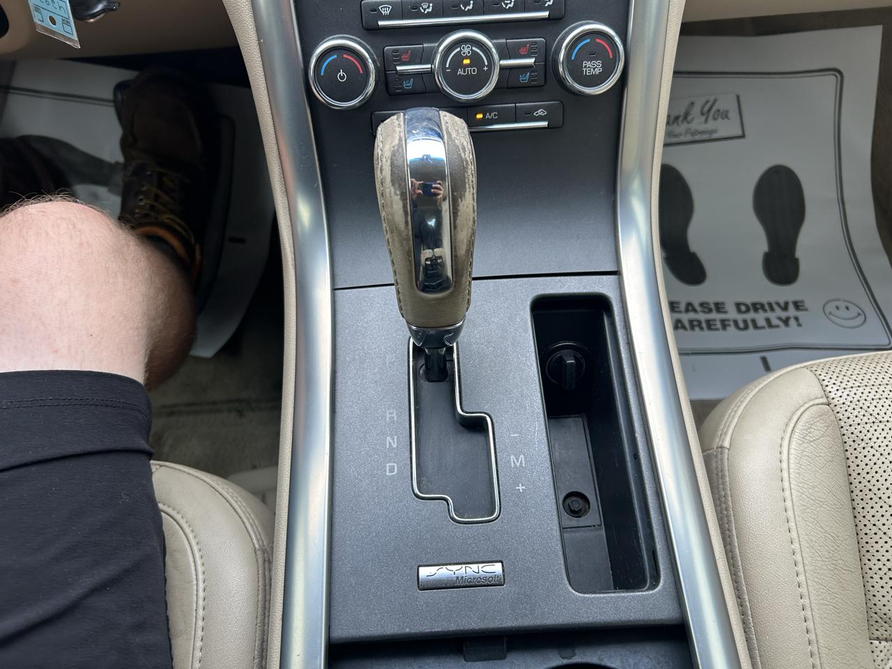 Lincoln MKS 4dr Sdn AWD 2009