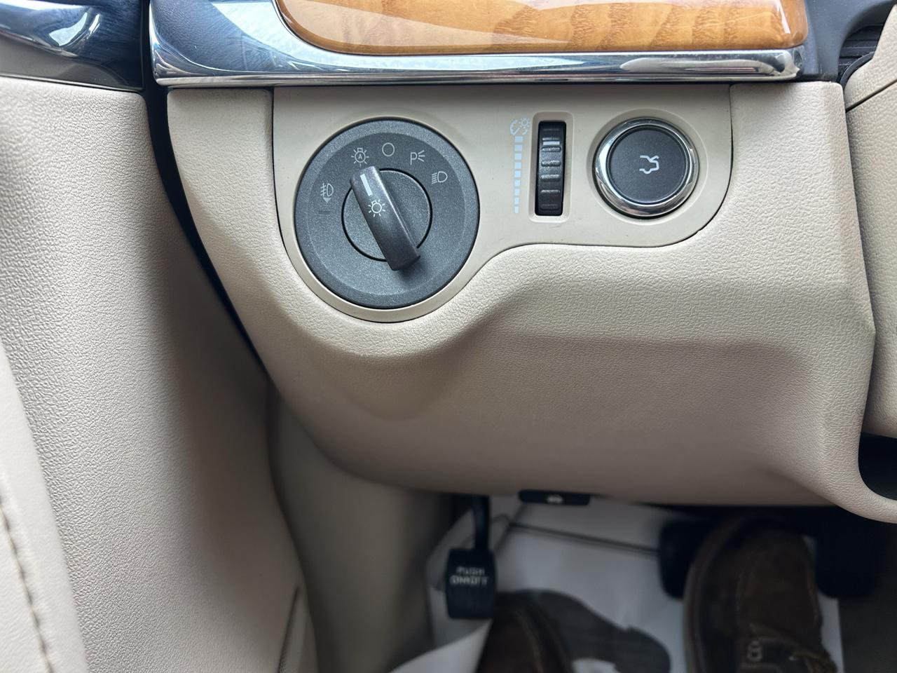 Lincoln MKS 4dr Sdn AWD 2009