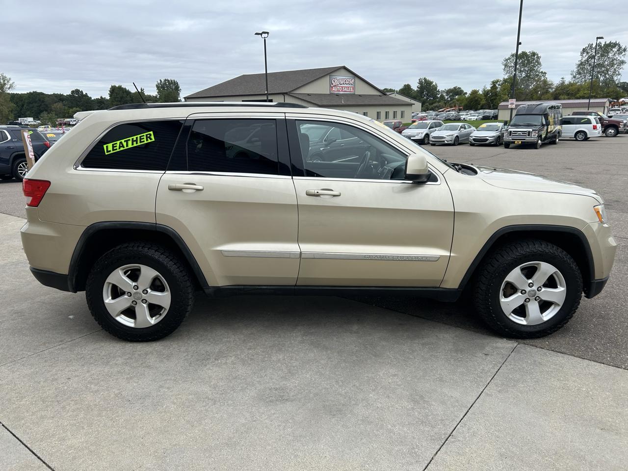 Jeep Grand Cherokee 4WD 4dr Laredo 2011