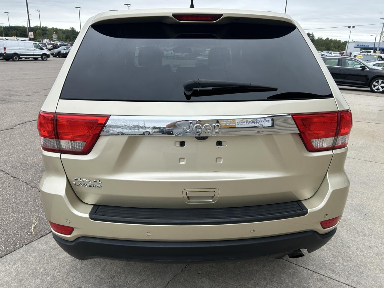Jeep Grand Cherokee 4WD 4dr Laredo 2011