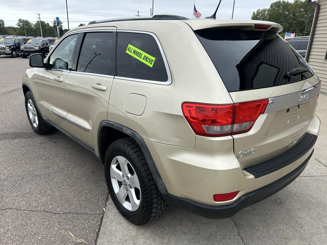 Jeep Grand Cherokee 4WD 4dr Laredo 2011