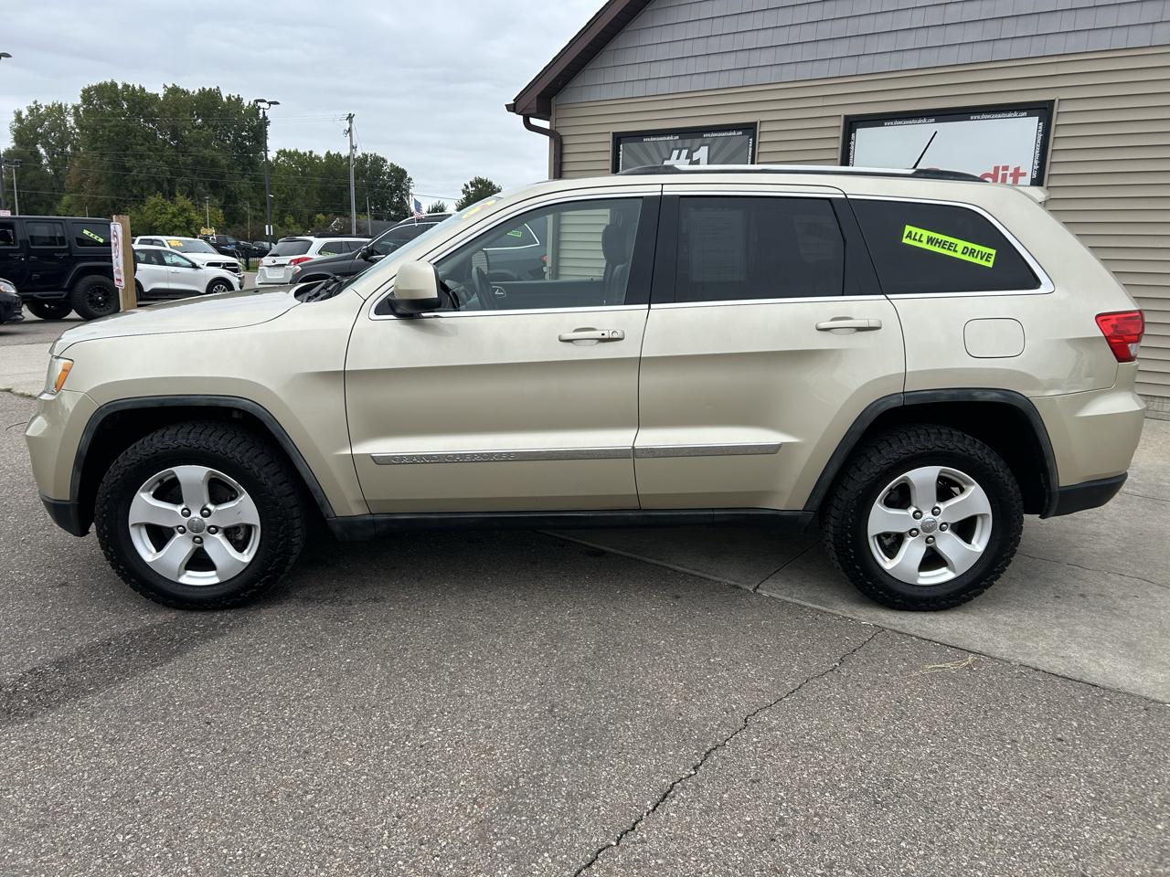 Jeep Grand Cherokee 4WD 4dr Laredo 2011