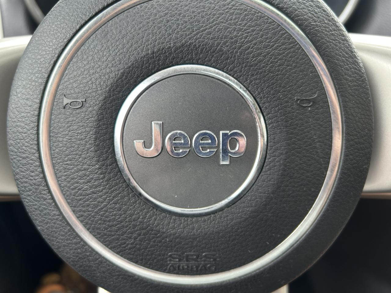Jeep Grand Cherokee 4WD 4dr Laredo 2011