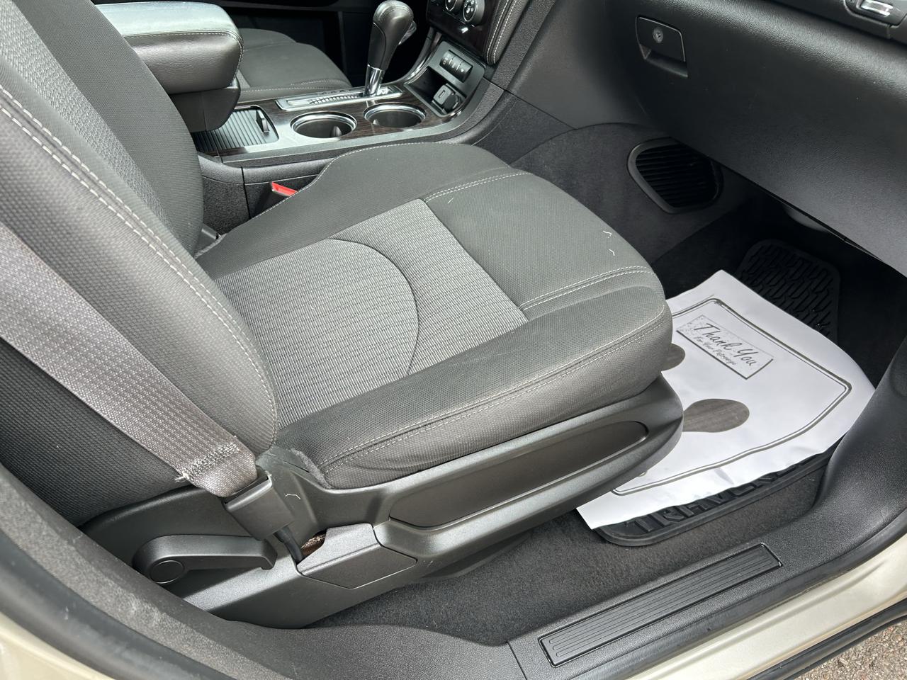 Chevrolet Traverse AWD 4dr LT w/1LT 2015
