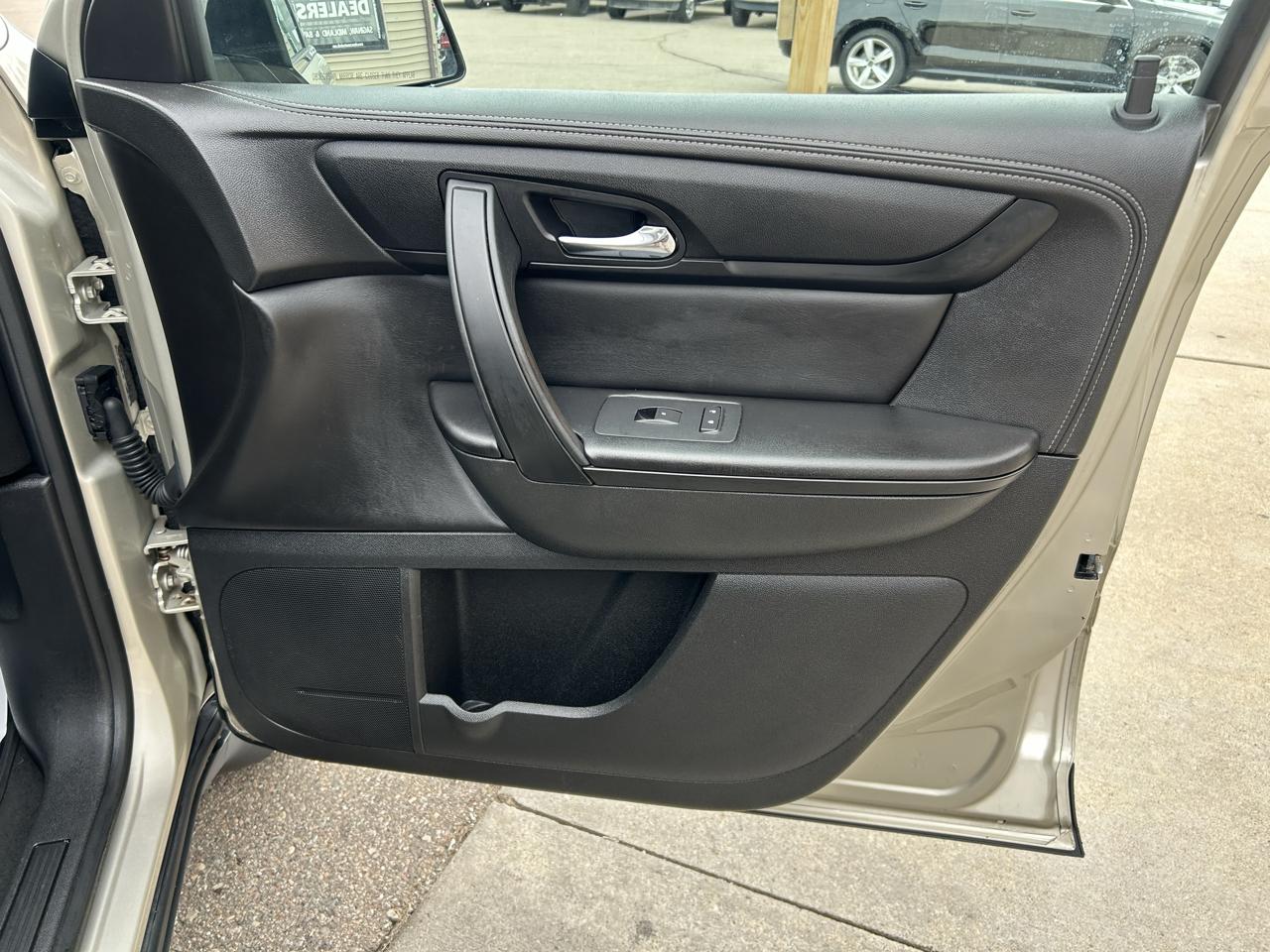 Chevrolet Traverse AWD 4dr LT w/1LT 2015