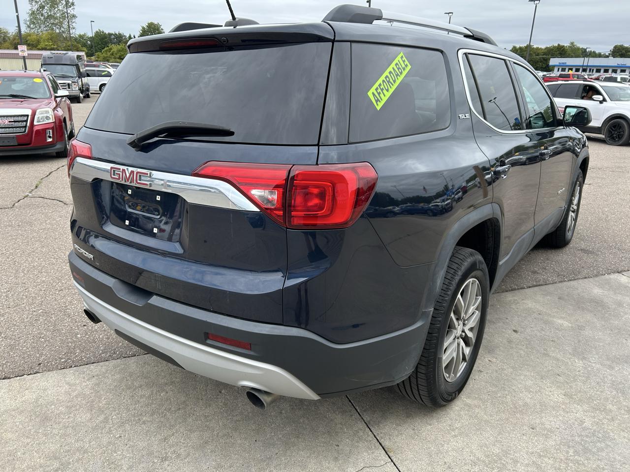 GMC Acadia FWD 4dr SLE w/SLE-2 2017