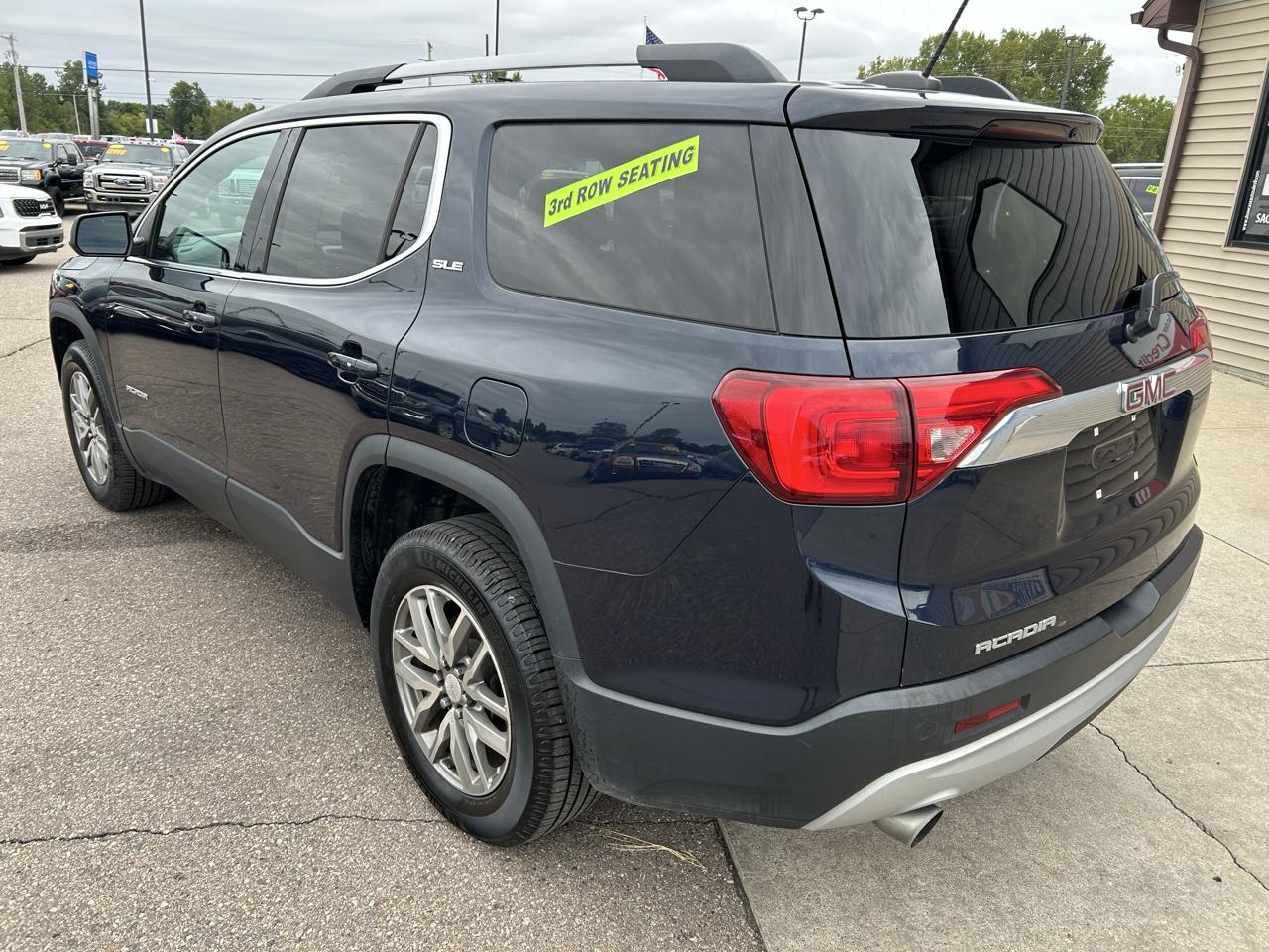 GMC Acadia FWD 4dr SLE w/SLE-2 2017