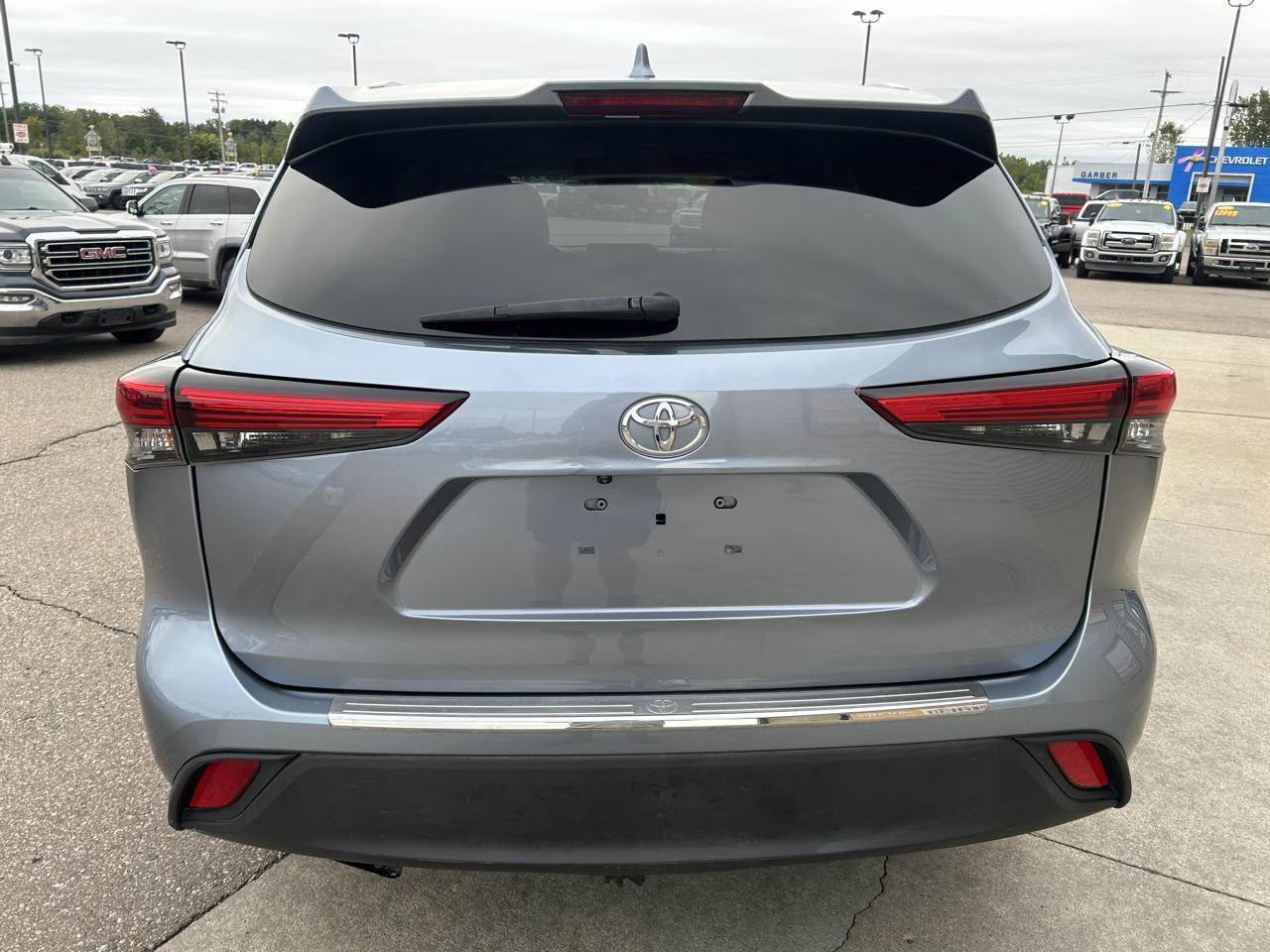 Toyota Highlander XLE AWD (Natl) 2022