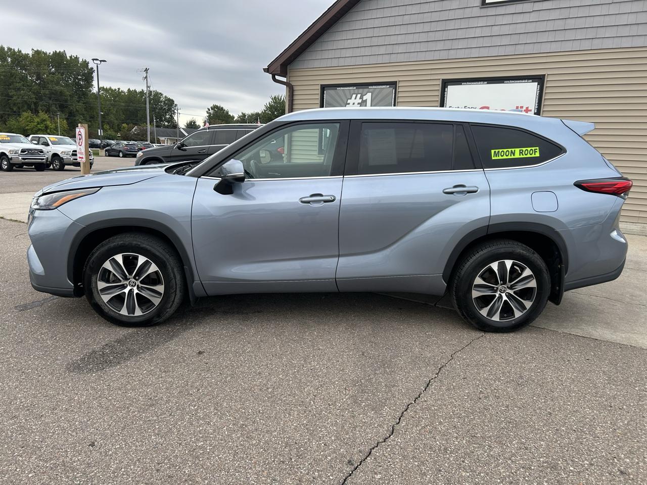 Toyota Highlander XLE AWD (Natl) 2022